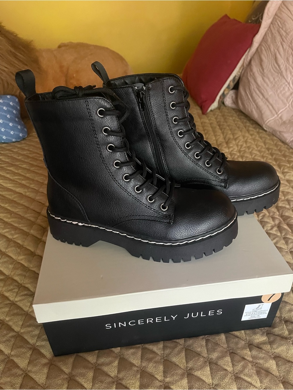 Sincerly Jules Black Lace-Up Lug Sole Ankle Boots